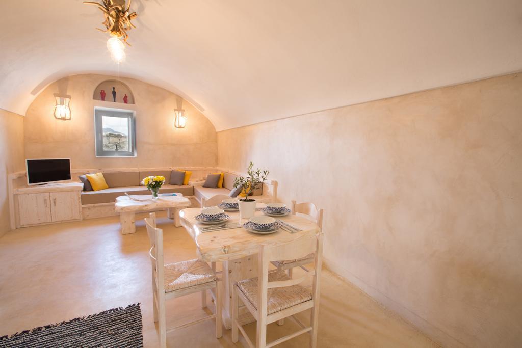 Love Nest With Hot Tub, Hammam & Outdoor Cinema Akrotírion Екстериор снимка