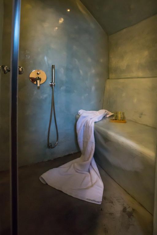 Love Nest With Hot Tub, Hammam & Outdoor Cinema Akrotírion Екстериор снимка